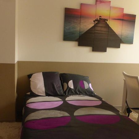 Au Velo Fleuri Apartment Bracieux Bagian luar foto