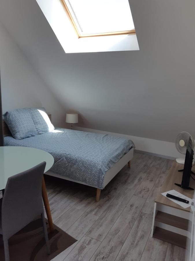 Au Velo Fleuri Apartment Bracieux Bagian luar foto