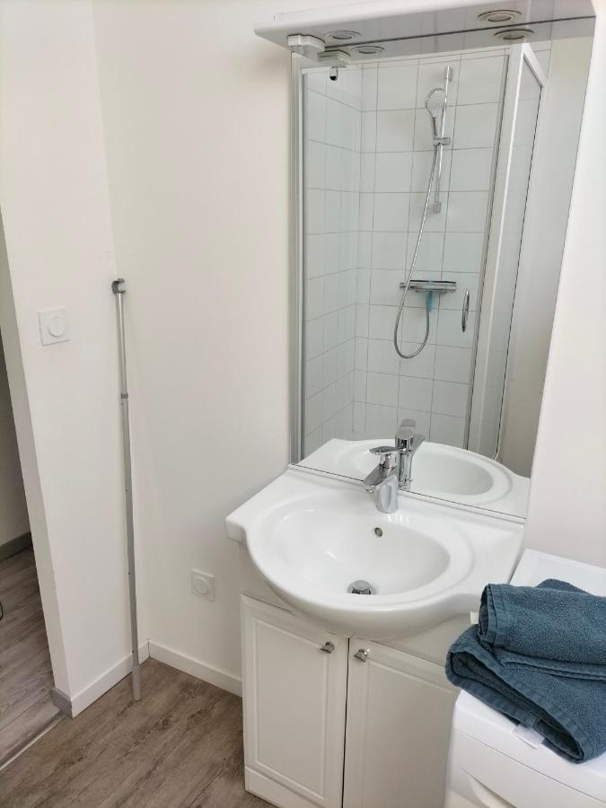 Au Velo Fleuri Apartment Bracieux Bagian luar foto