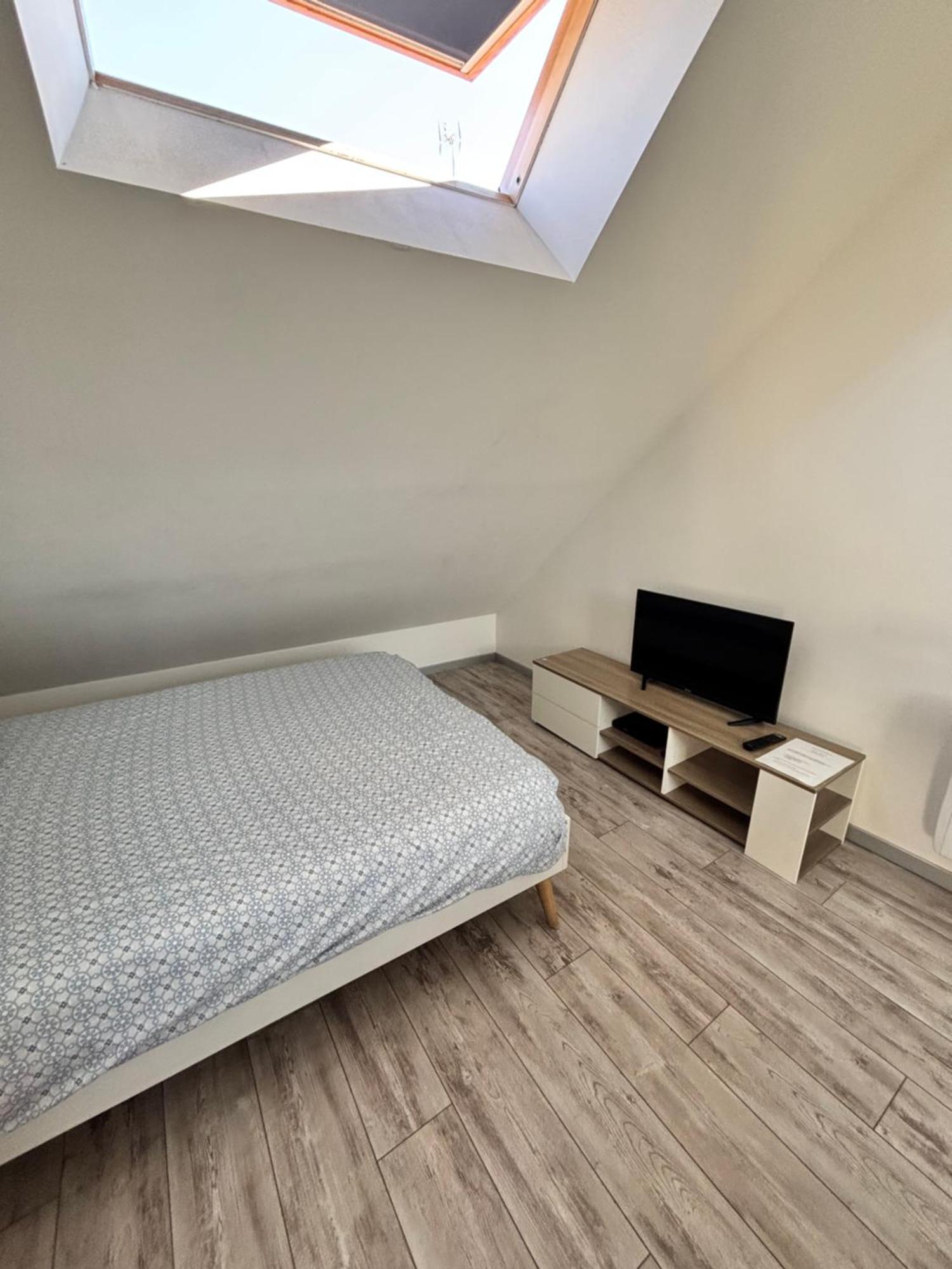 Au Velo Fleuri Apartment Bracieux Bagian luar foto